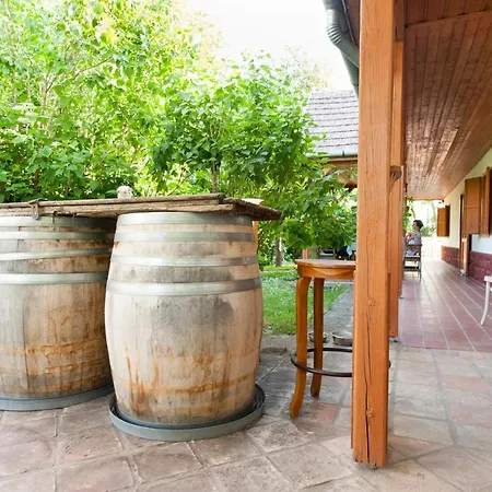 Kislaki Bormanufaktura Vendeghaza Holiday home Balatonboglar